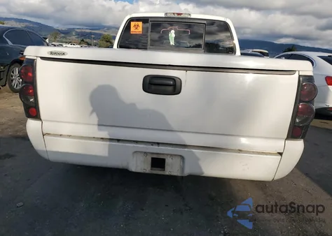 2004 Chevrolet Silverado C1500 z USA, uszkodzony, nr VIN 2GCEC19T041237405